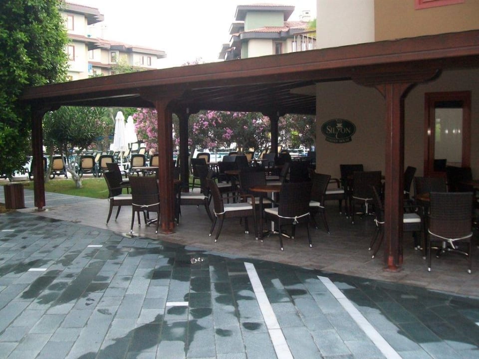 Sylon Bar Club Grand Side