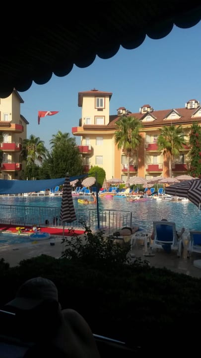 Turm mit Uhr Hotel Orfeus Park