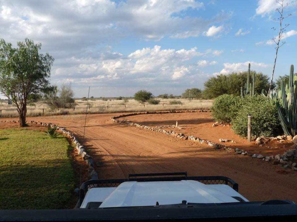 Beginn unserer Sonnenuntergangstour Kalahari Anib Lodge