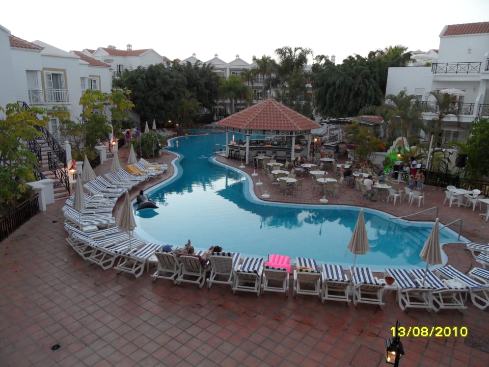 Вид с балкона Hotel Parque del Sol