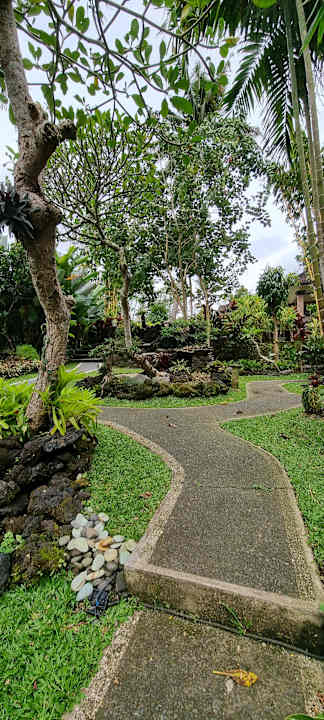 Gartenanlage Villa Capung Mas