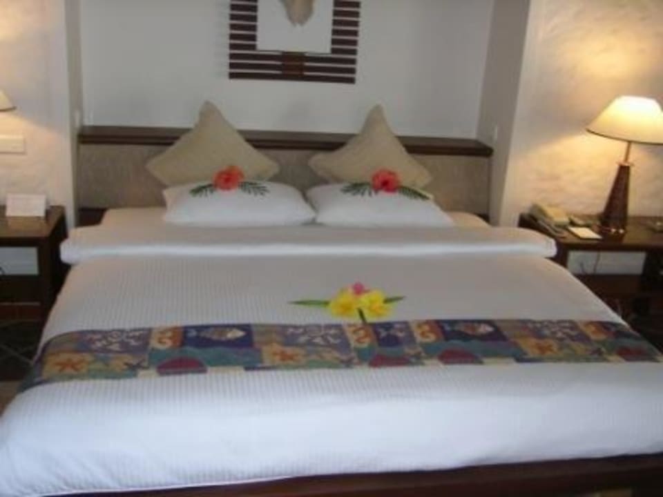 Bett Sheraton Maldives Full Moon Resort & Spa