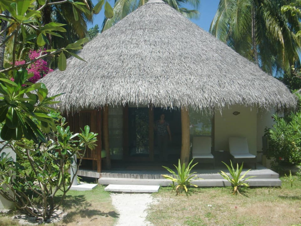 Superior Beach Bungalow mit Jaccuzi Kuramathi Maldives