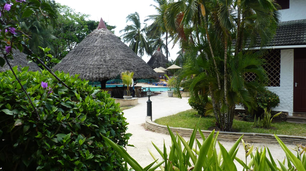 Gartenanlage Hotel Pinewood Beach Resort & Spa