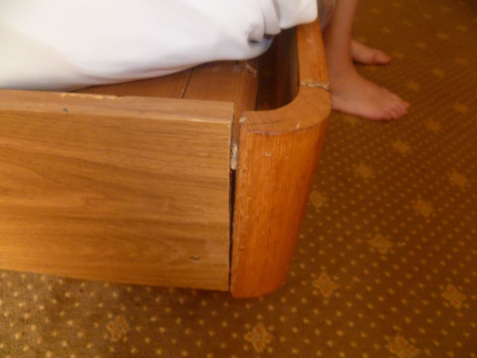 Auf DIESEM Bett haben wir nicht geschlafen Hotel Amir Palace