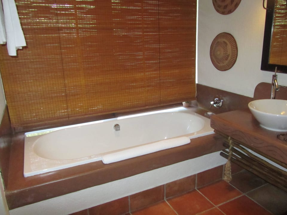 Bathoom Area Had Tub and Shower Kapama River Lodge