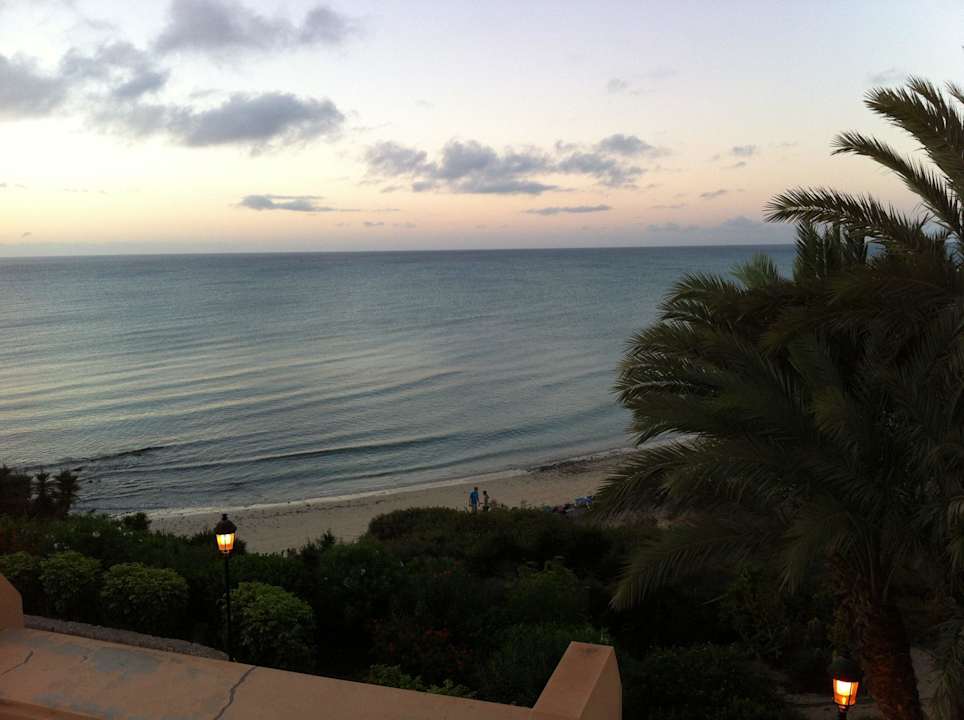 Blick vom Pool auf Strand SBH Hotel Taro Beach