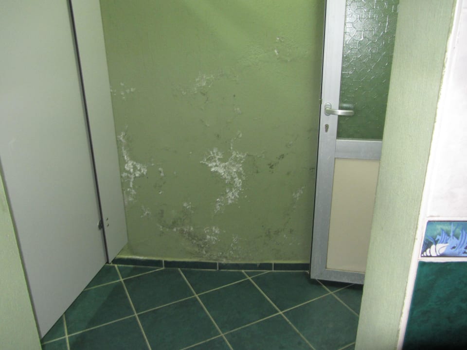 Stockflecken in  der Toilette VONRESORT Golden Coast