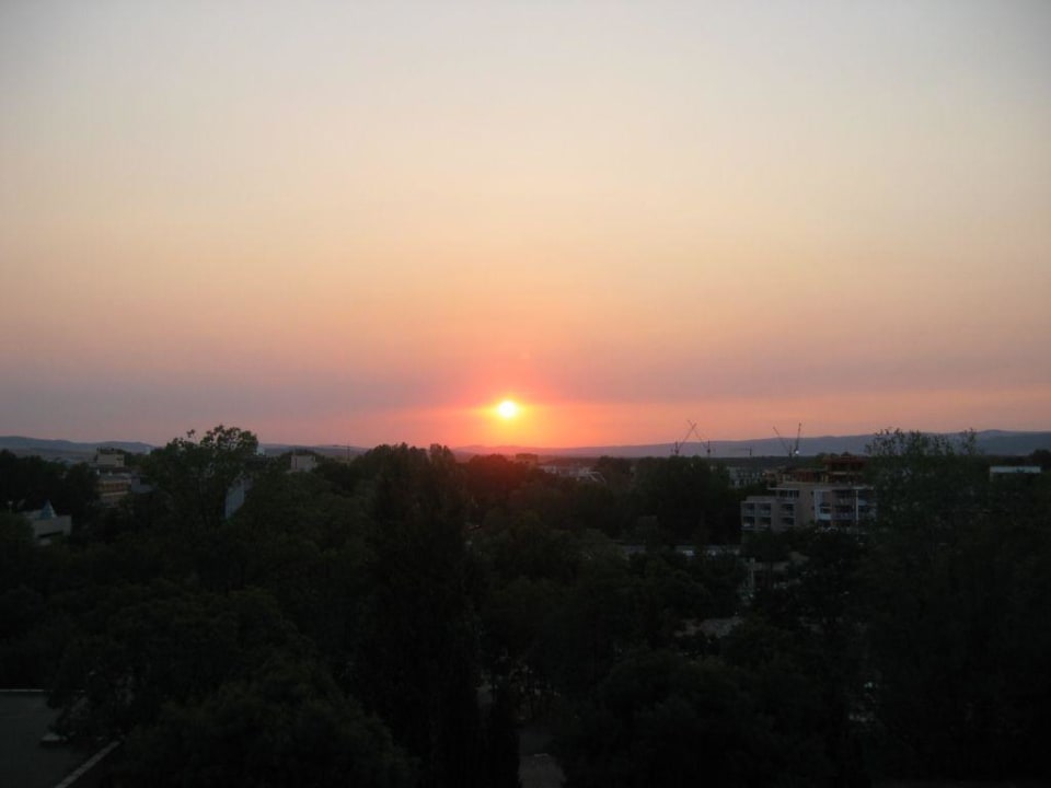 Sonnenuntergang von der Rückseite des Hotels Barceló Royal Beach