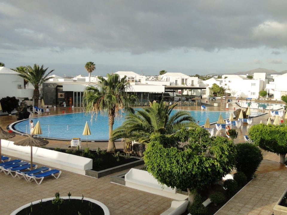 Poolbereich Hotel Floresta