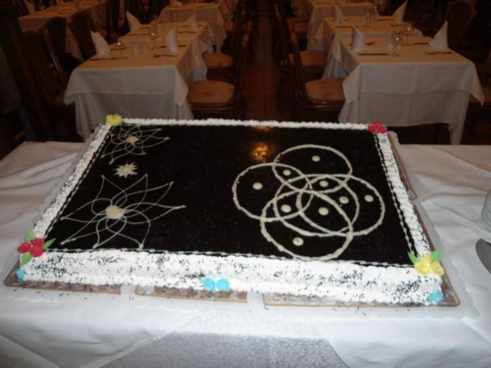 Riesen Torte Hotel Riu Karamboa