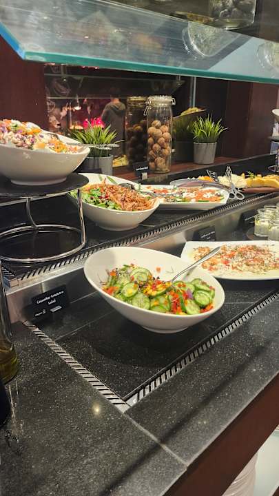 Gastro Rose Rayhaan by Rotana