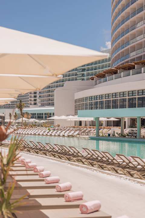 Pool AVA Resort Cancun - All Inclusive