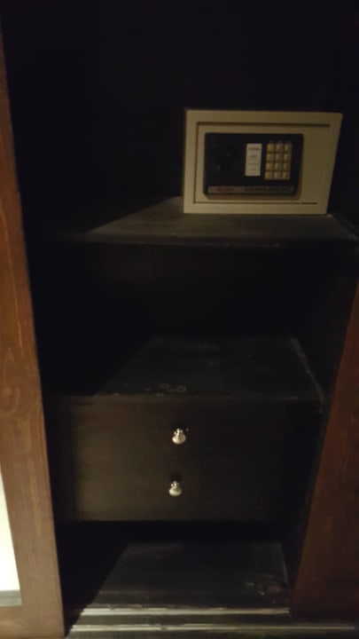 Schrank Hotel Caves Beach Resort (Adults Only)