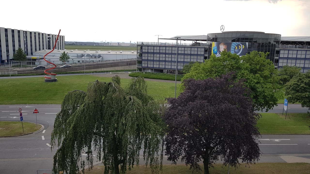 Ausblick Leonardo Hotel Hannover Airport