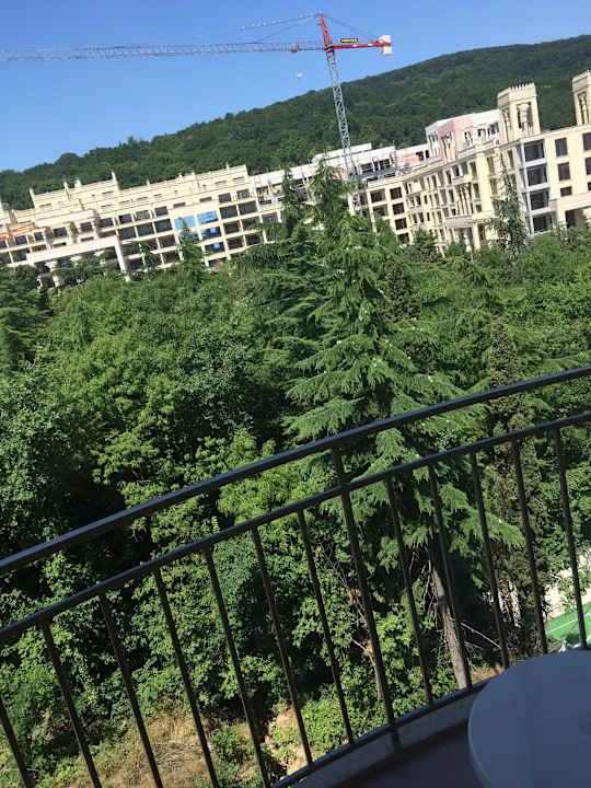 Aussicht auf ein anderes Hotel. (Zimmer 500) Vemara Beach