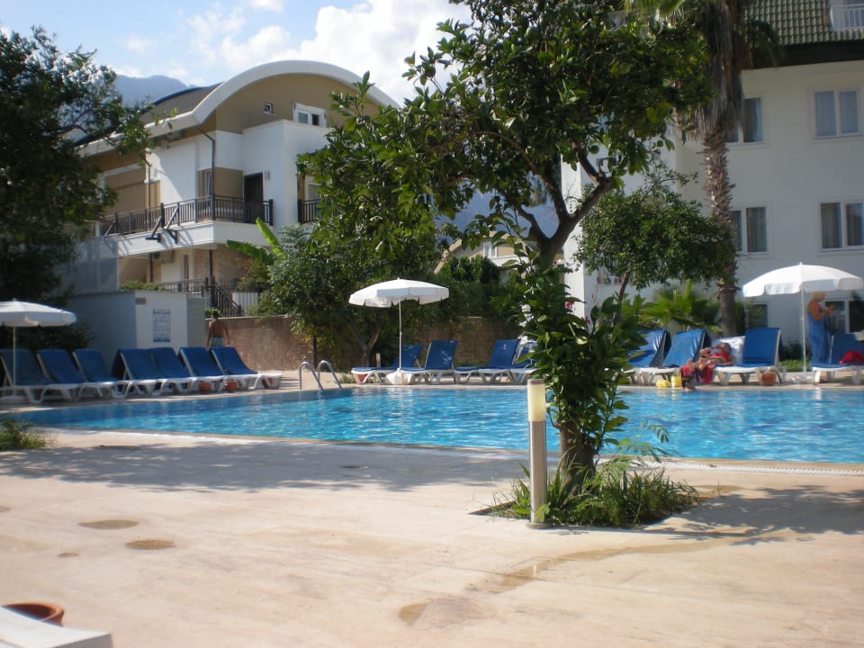 Nebenpool Zwei: Sehr ruhig und angenehm Armas Gül Beach
