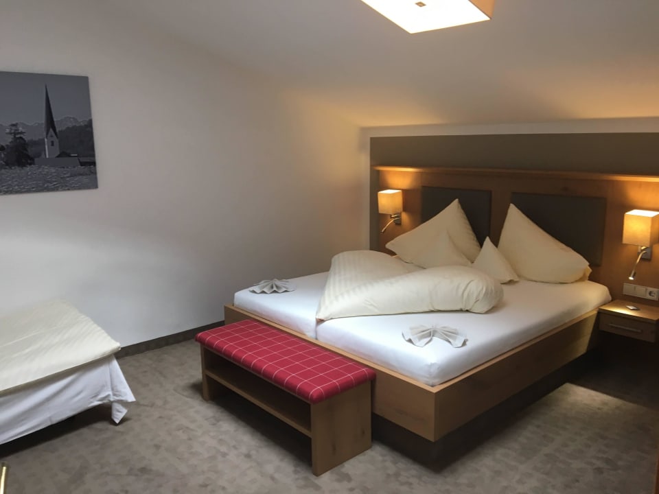 'Kinderzimmer' mit Zustellbett Parkhotel Burgmühle