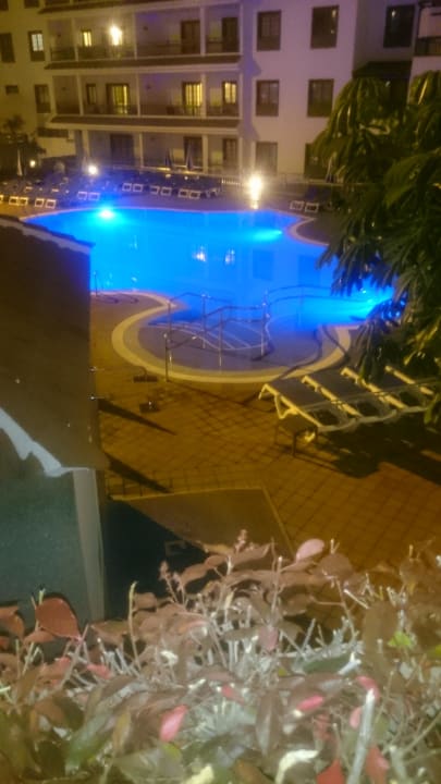 Der Pool am Abend Apartamentos Casablanca