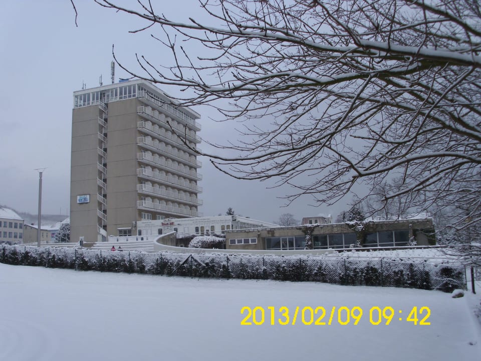 Blick auf das Schwesterhotel und die Rügentherme Kurhotel Sassnitz