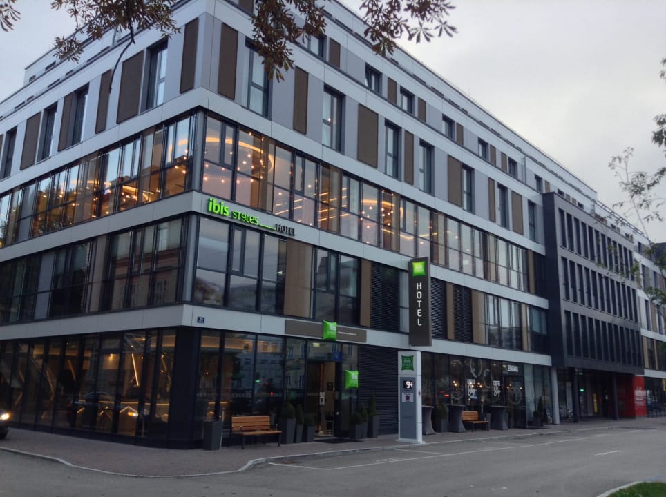Außenansicht ibis Styles Klagenfurt am Woerthersee
