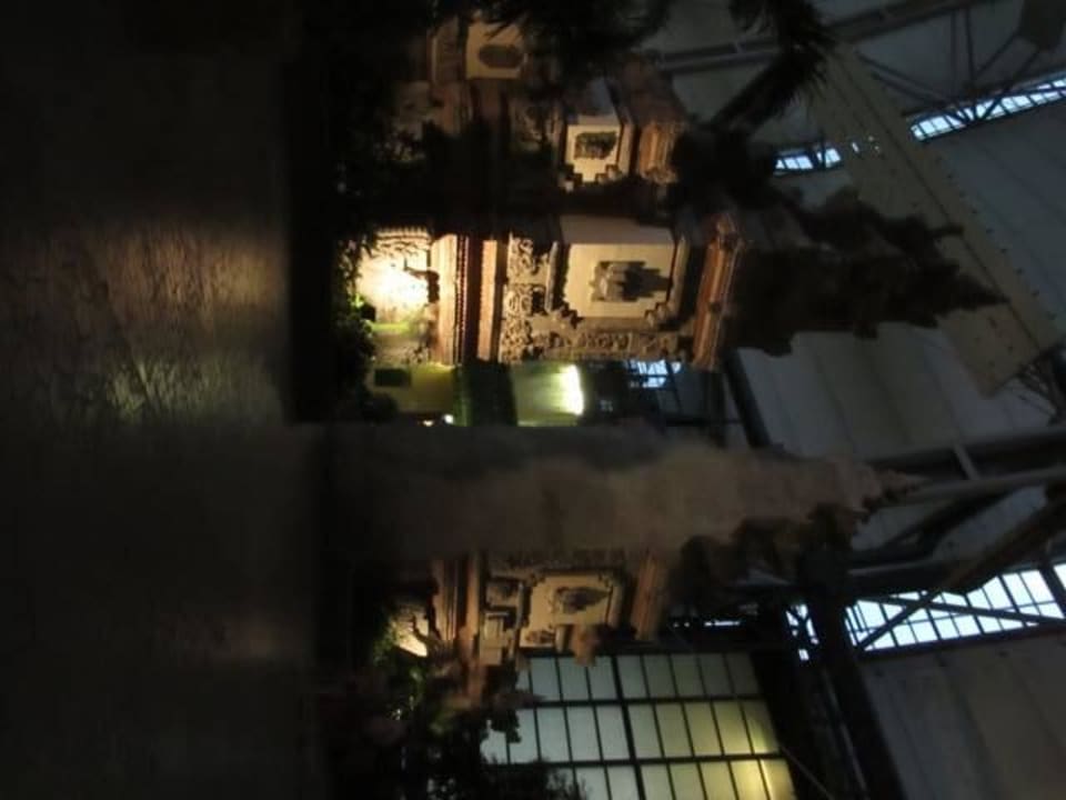 Bei Nacht Tropical Islands Resort