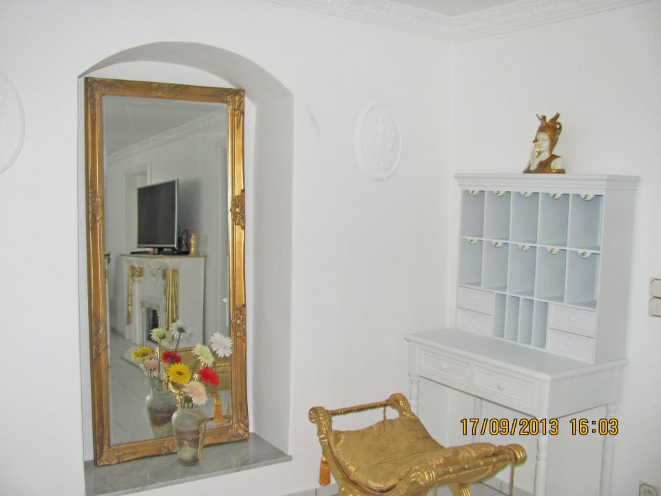 Romantik Apartment - Wohnzimmer Apartment Storchenfärbe