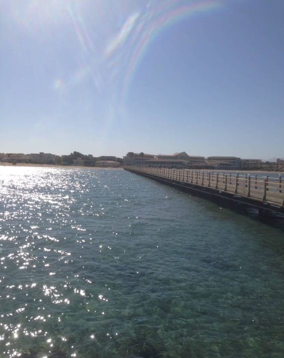 Steg zum Schnorcheln am Riff Cleopatra Luxury Resort Makadi Bay