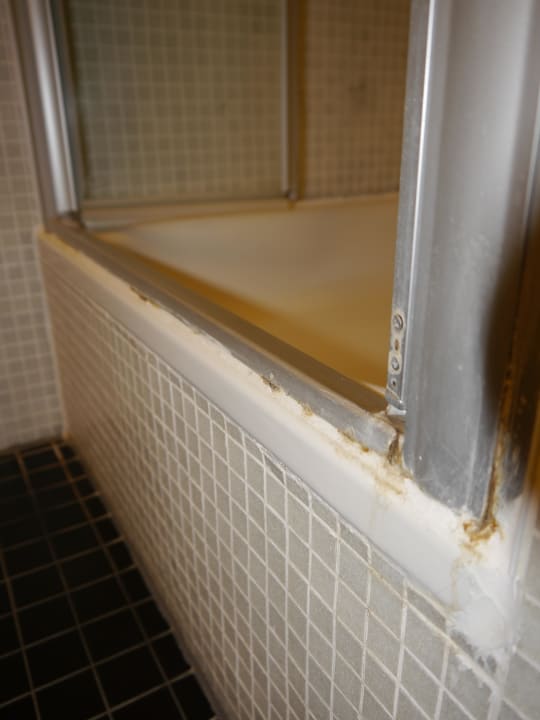 Gammelige Duschtür Relexa Hotel Bellevue Hamburg