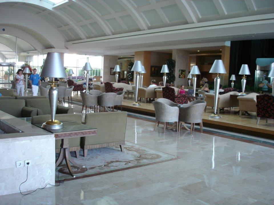 Lobby Hotel Miracle Resort