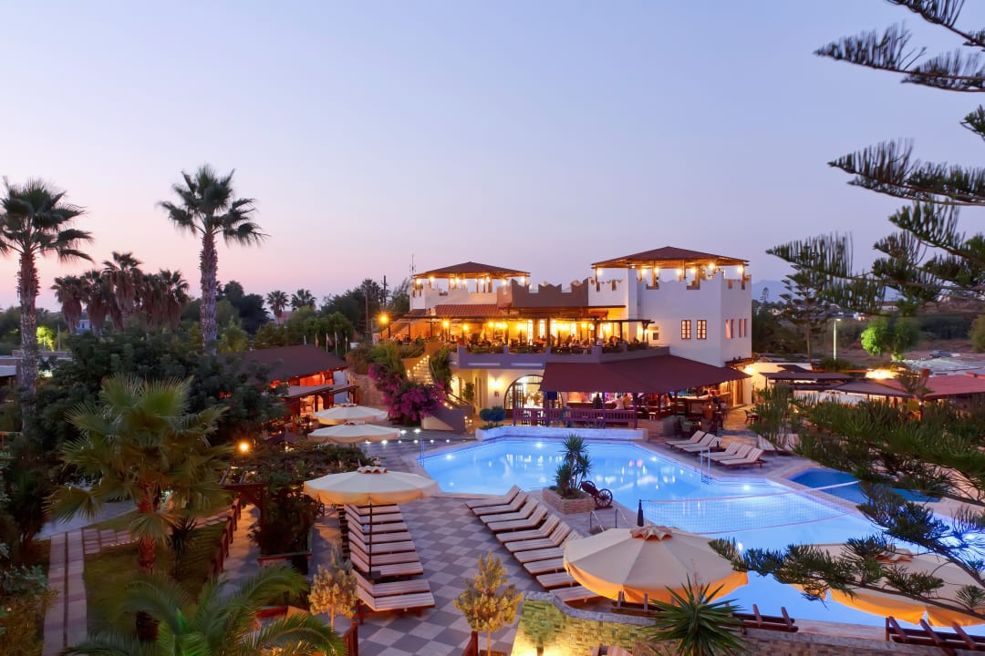 Pool Gaia Garden Hotel