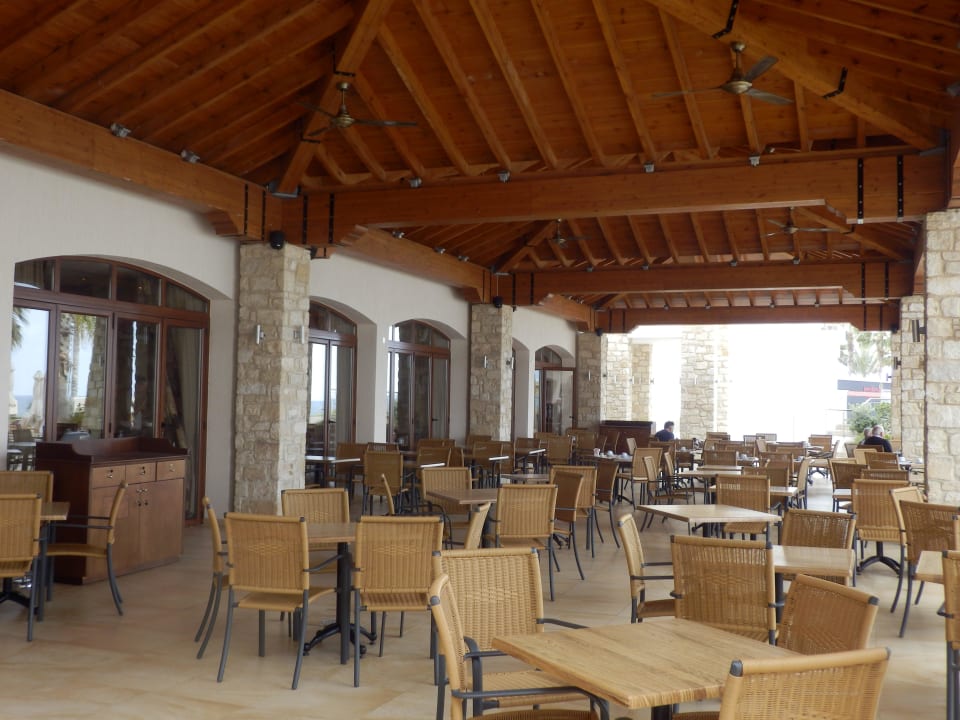 Frühstück im Freien Alexander The Great Beach Hotel