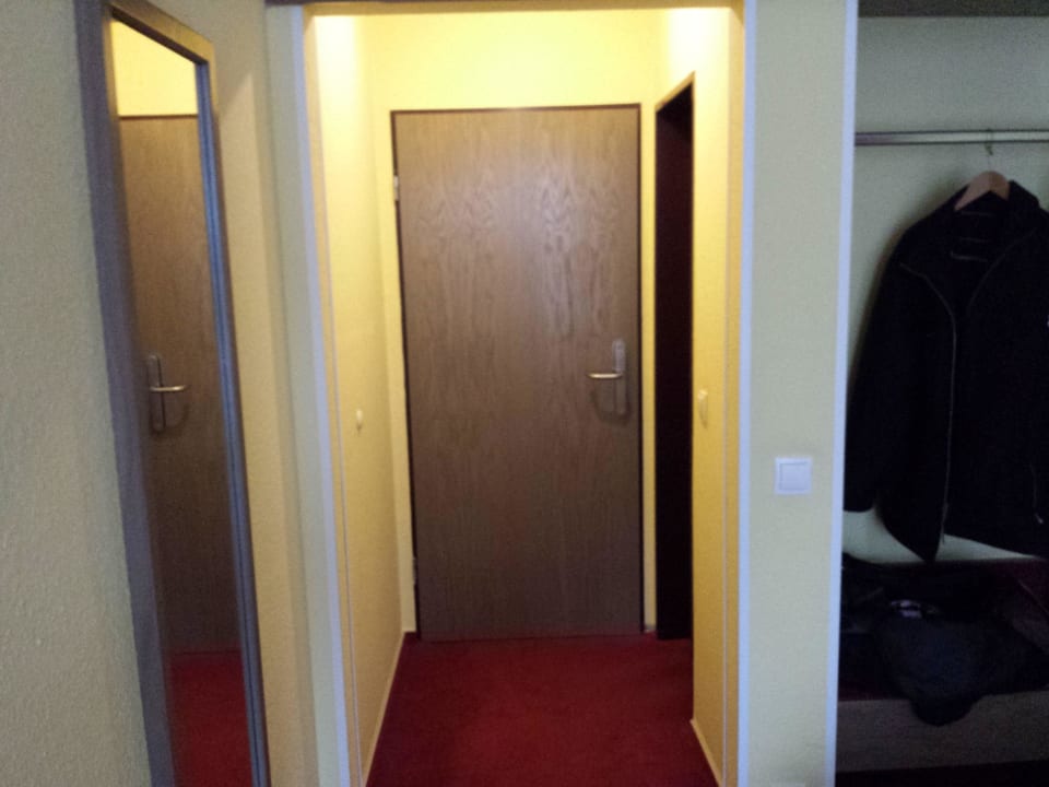 Zimmer eingangsbereich Hotel Villa am Rhein