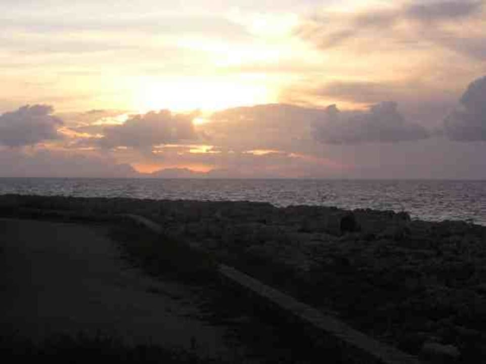 Sonnenuntergang Ferienwohnungen Apartamentos Blancala