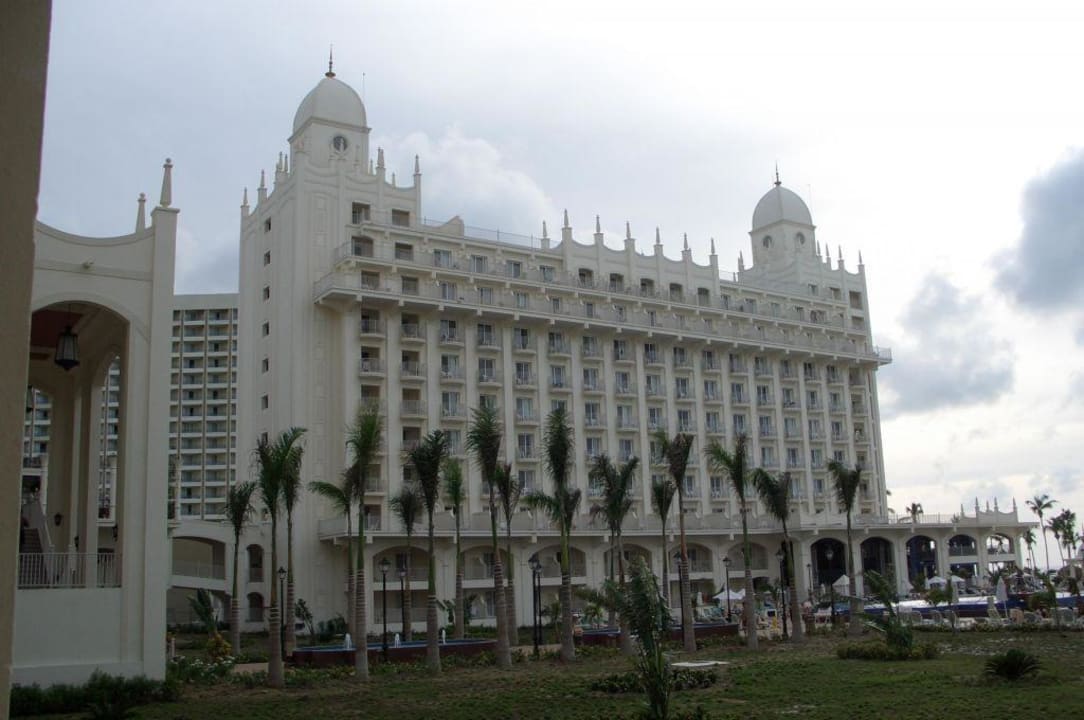 Linker Hotelflügel Hotel Riu Palace Aruba