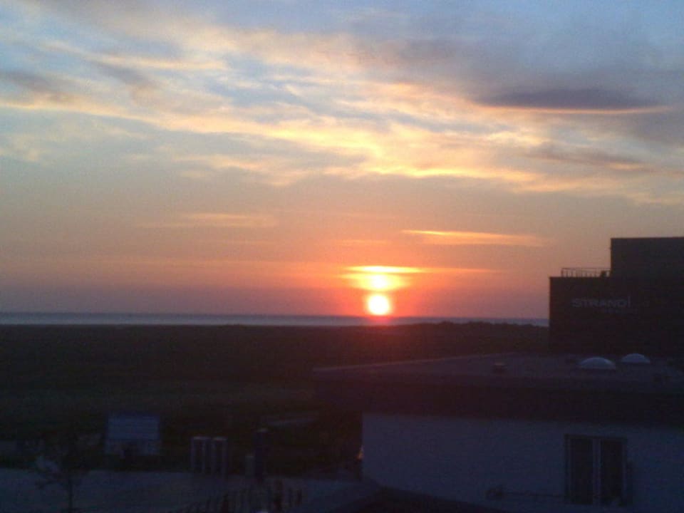 Sonnenuntergang am Meer ambassador hotel & spa