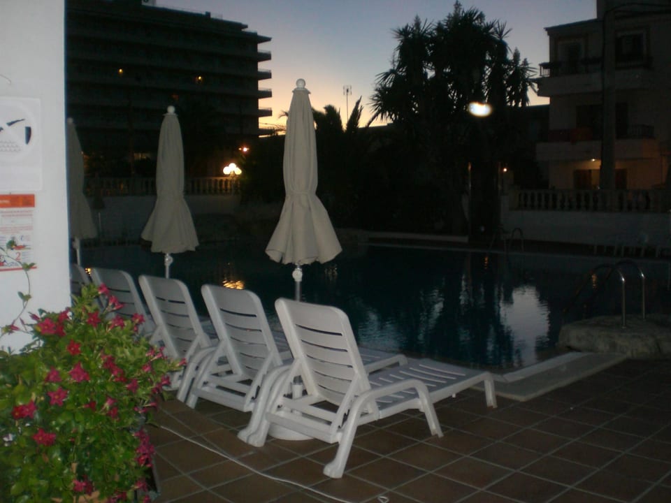 Poolbereich Grupotel Farrutx