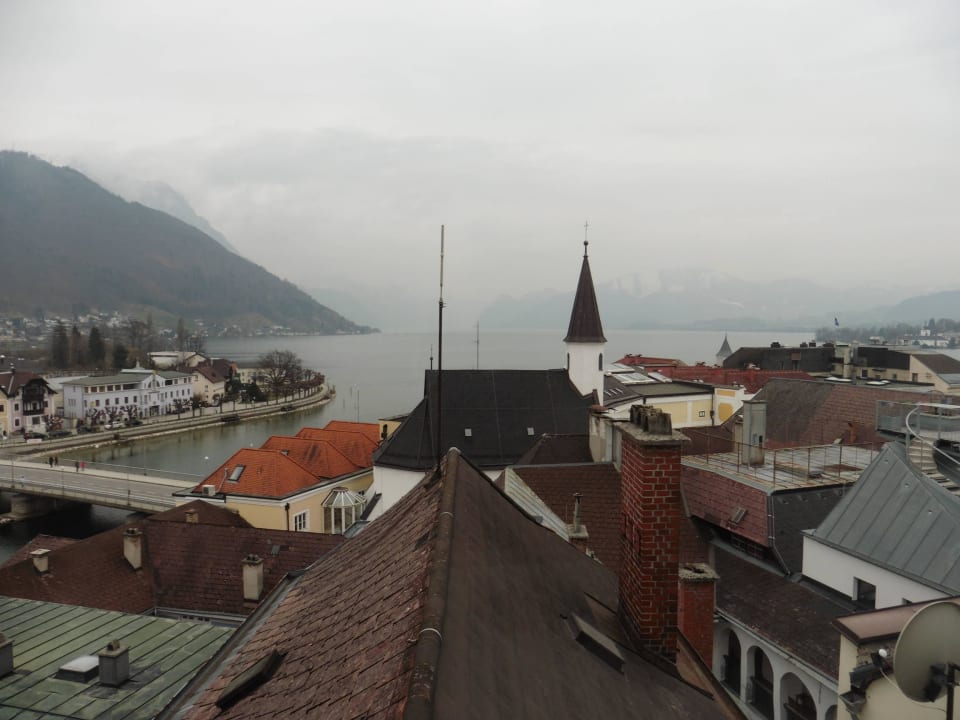 Aussicht auf den Traunsee Keramikhotel Goldener Brunnen