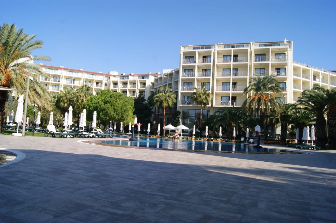 Haupthaus Arum Barut Collection