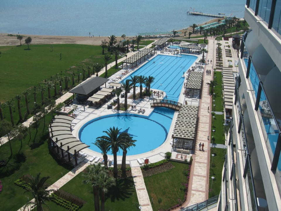 Blick aus unserem Zimmer (10. Etage) auf den Pool Venosa Beach Resort & Spa