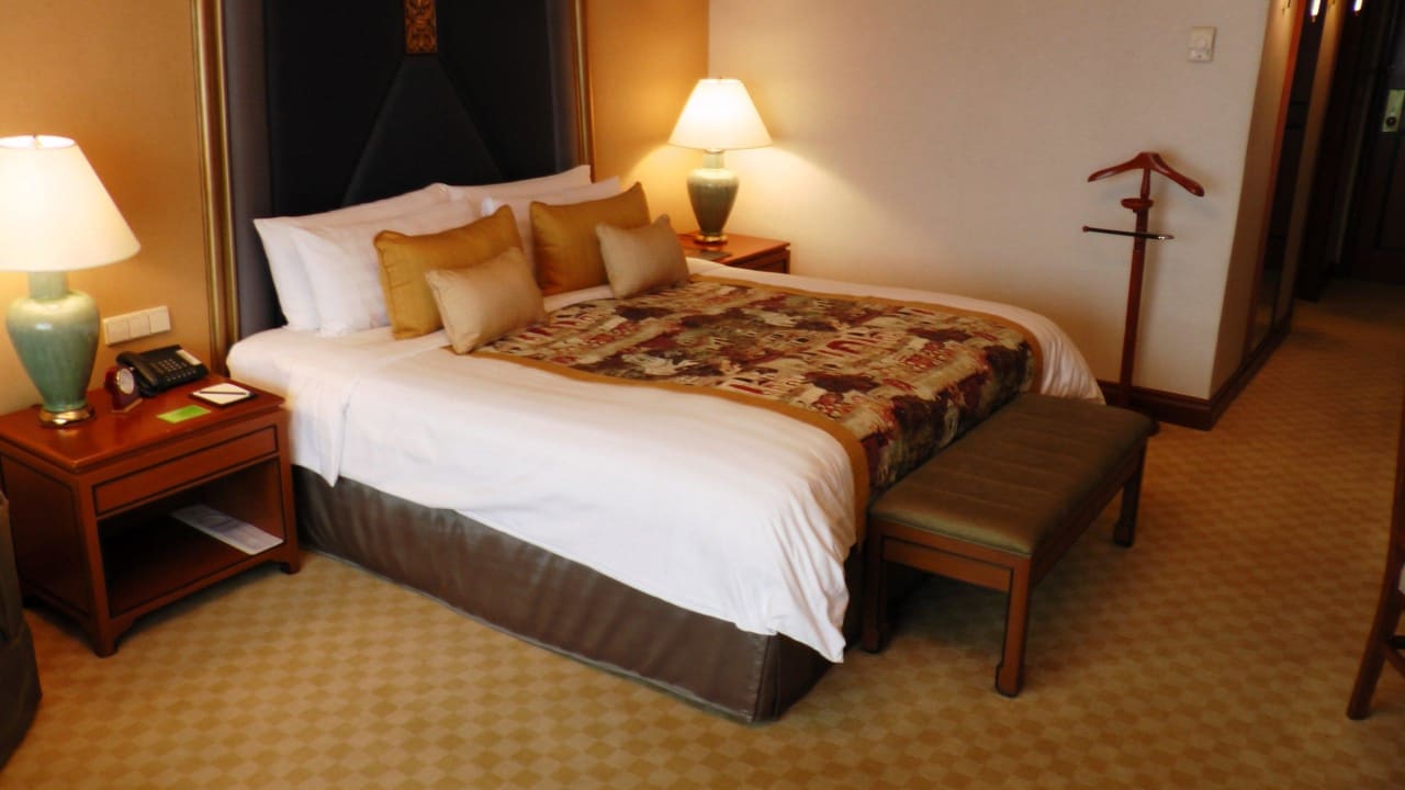 Das sehr große u. sehr gute Bett Shangri-La Hotel, Bangkok