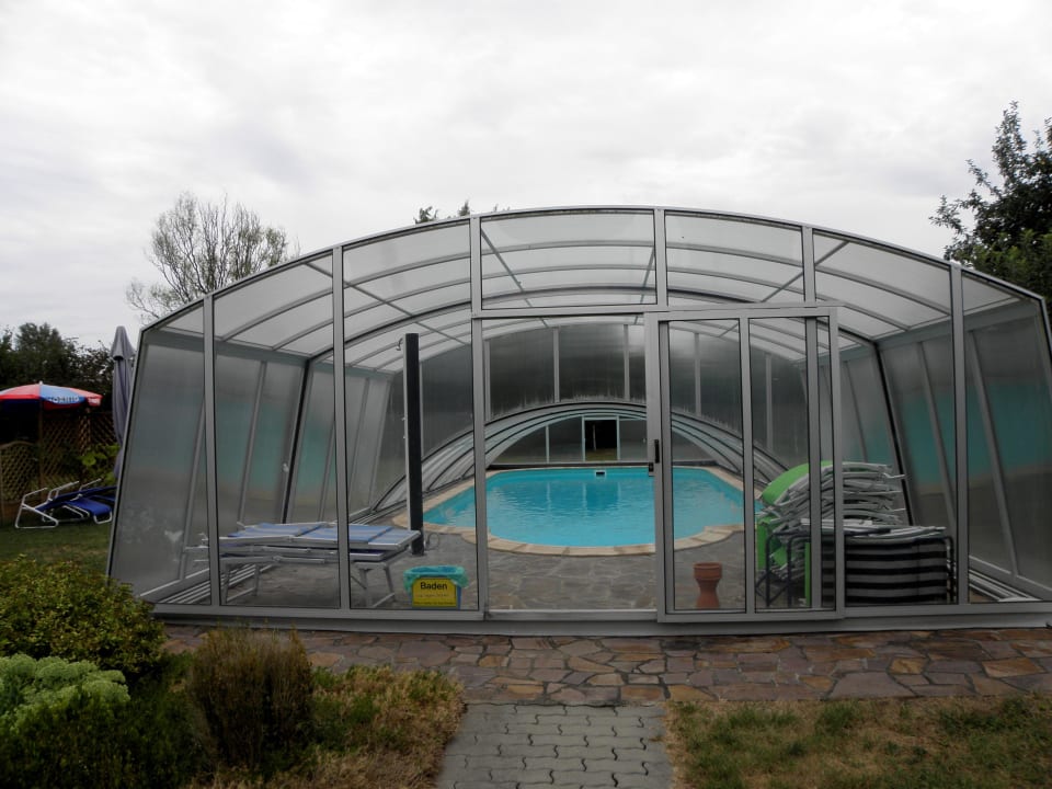 Überdachter Pool Hotel Garni - Thermenoase