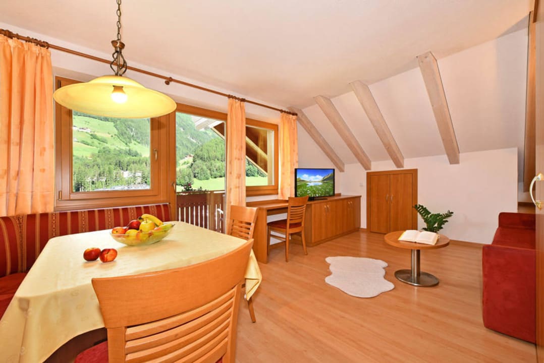 Apartment Vera Wohnraum AlpenChalet Niederkofler