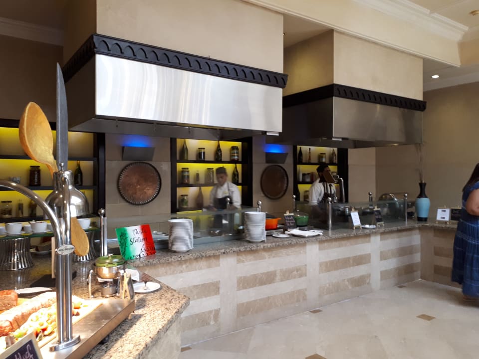 Gastro Miramar Al Aqah Beach Resort