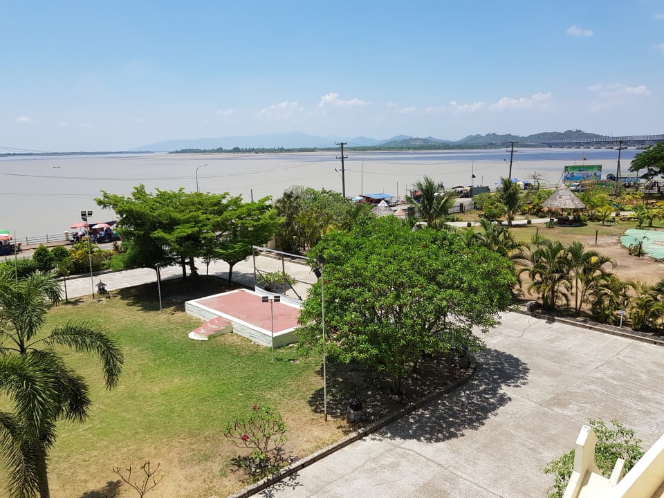 Ausblick vom Flur The Mawlamyaing Strand Hotel