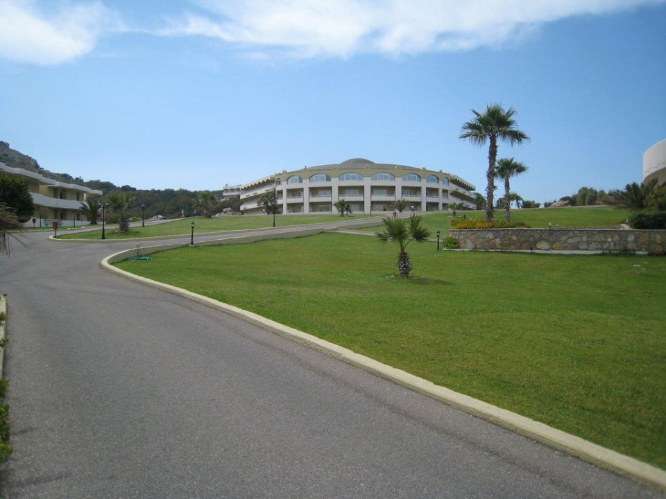 Außenansicht Hotel und Speisesaal Hotel Kalithea Mare Palace