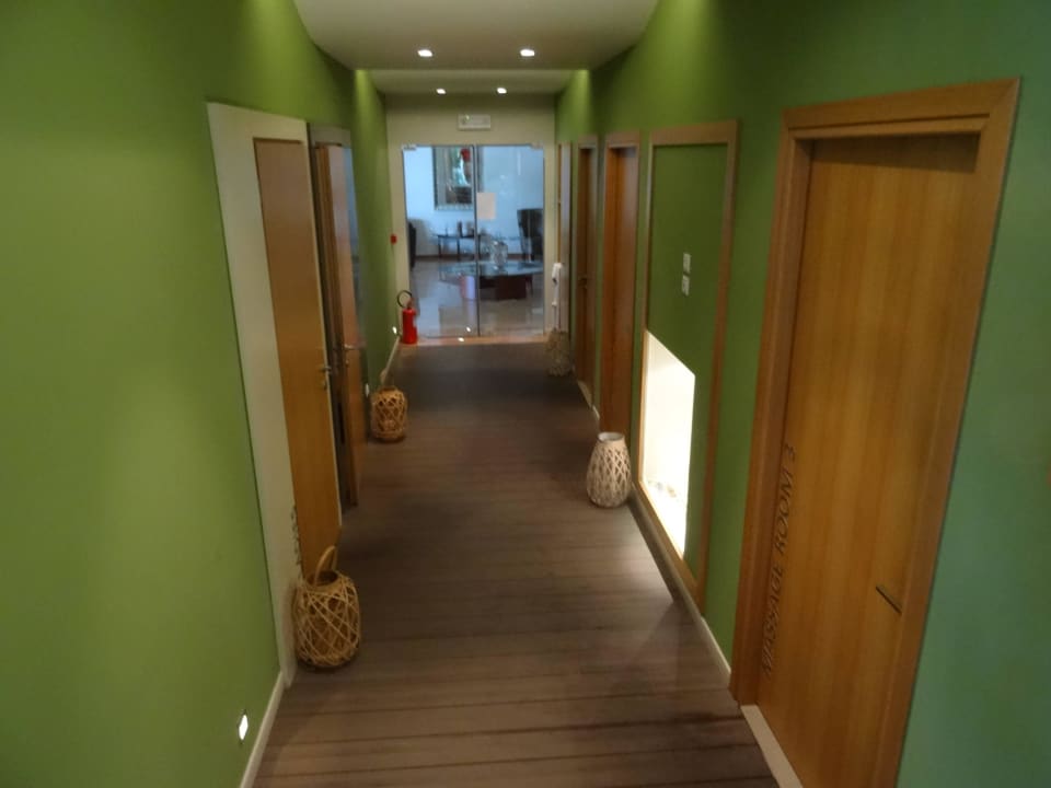 Gang zum Spa Kipriotis Panorama Hotel & Suites