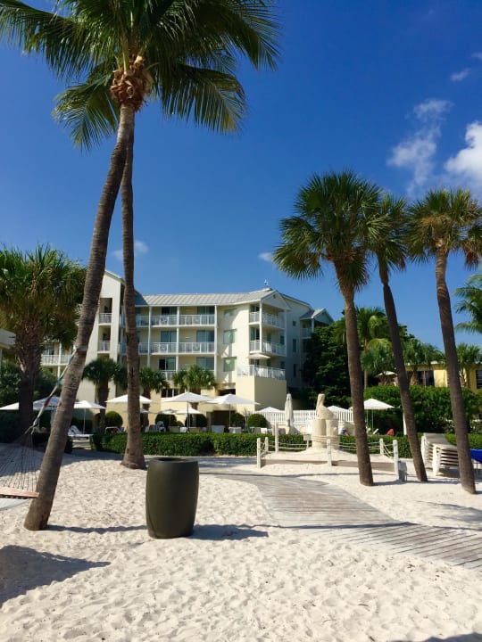 The Reach vom Strand aus The Reach Key West, Curio Collection by Hilton