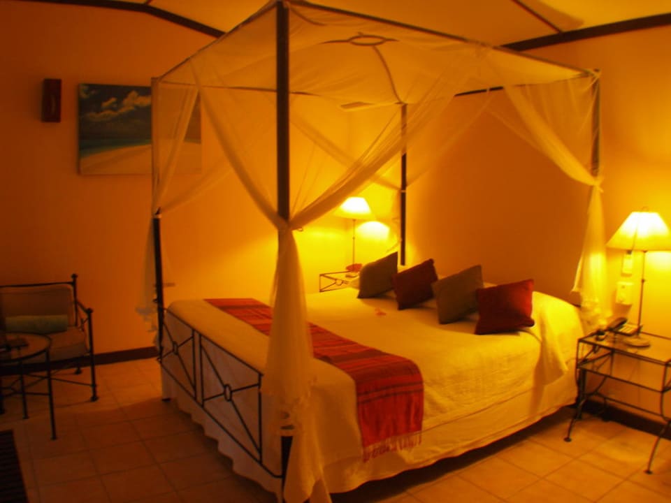 Beach-Bungi Innenansicht Kuredu Island Resort & Spa