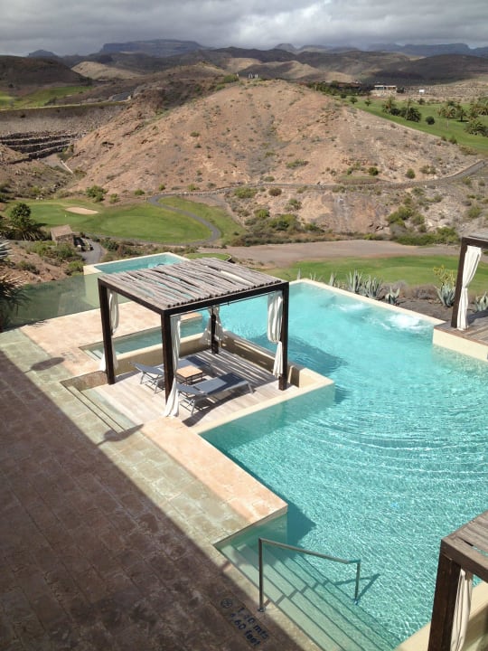 Blick zur Wellnessoase Salobre Hotel Resort & Serenity